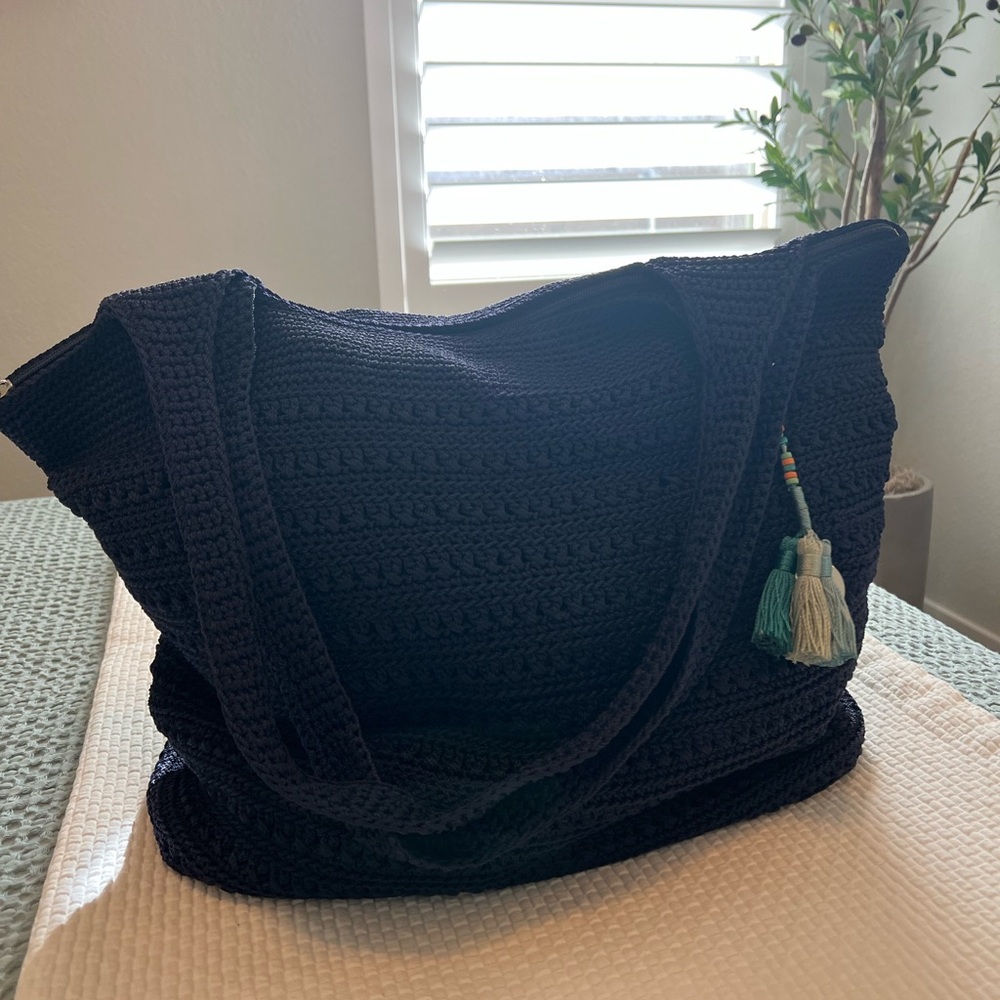 The Sak Navy Blue Extra Large Crocheted Shoulder Bag gently used